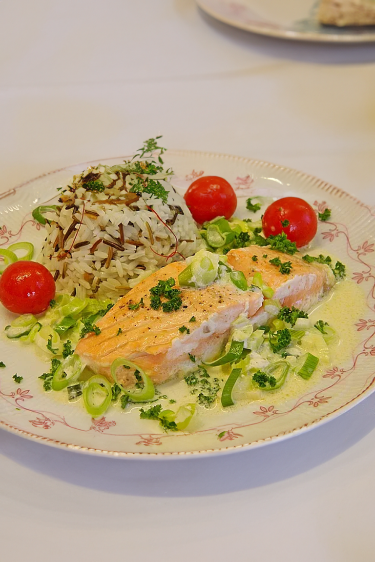 Lachs in FrühlingszwiebelSahneSauce Schnelle Gerichte für jeden Tag