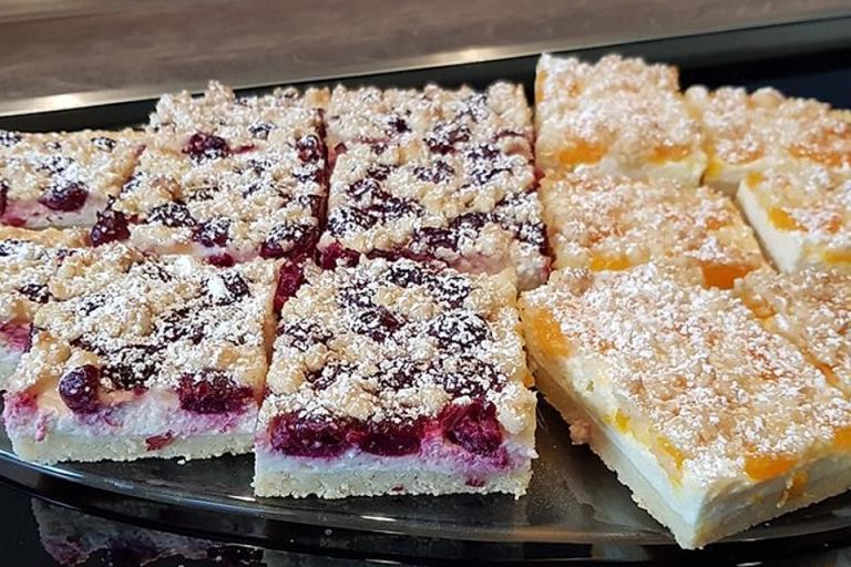 Schneller Quark-Streuselkuchen mit Obst