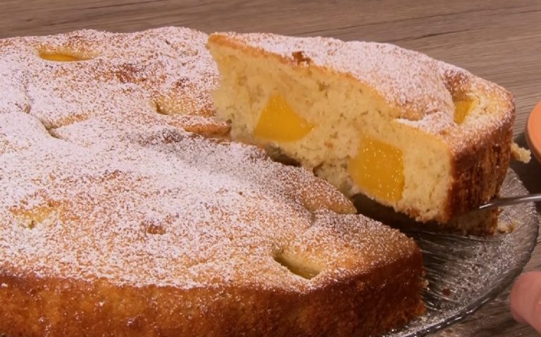 Schneller Butterkuchen mit Früchten