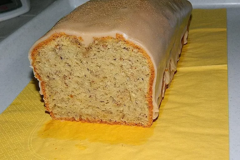 Französischer Joghurt Nusskuchen