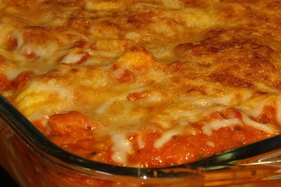 , Gnocchi aus dem Ofen in Paprika-Tomaten-Sauce