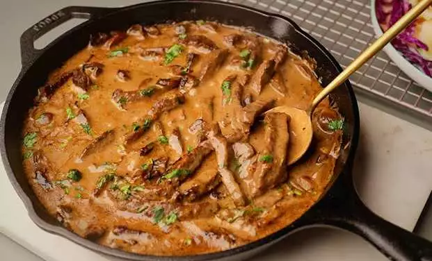 Bœuf Stroganoff mit zartem Rinderfilet