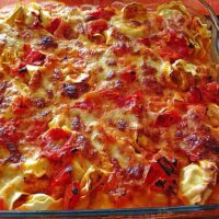 , Tortelliniauflauf mit Tomate und Mozzarella