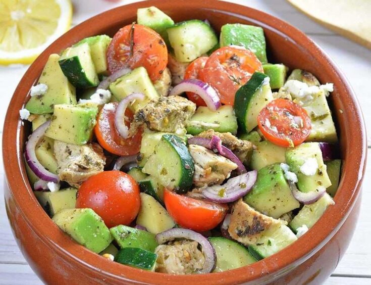 Dieser köstliche Salat entleert den Bauch und lässt Sie abnehmen