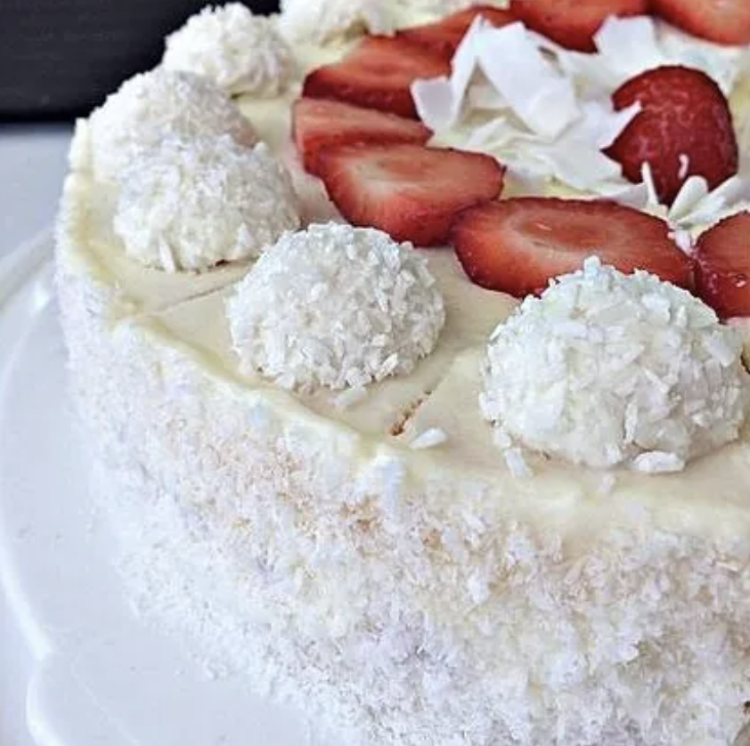 Erdbeer Raffaello Torte – Ein süßer Traum wird wahr - Schnelle Rezepte