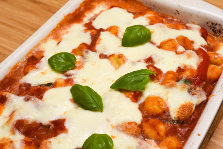 Gnocchi Auflauf mit Tomate und Mozzarella