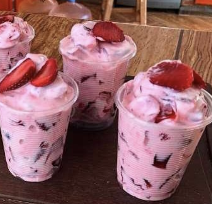 , Erdbeer Dessert mit Joghurt