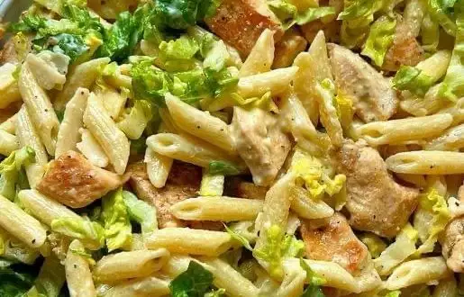 Nudelsalat Ceasar Art mit Parmesandressing