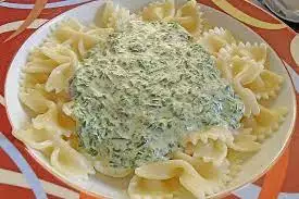 Spinat Frischkäse Soße, in Null komma nichts fertig!
