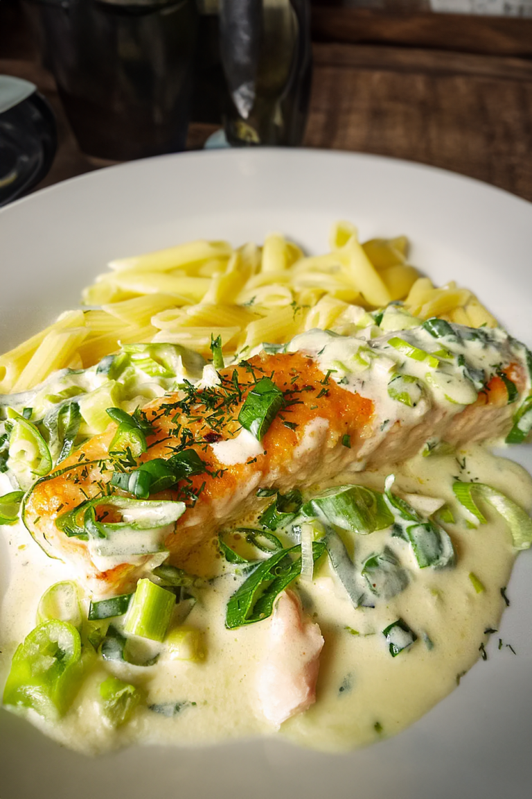 Lachs in Frühlingszwiebel-Sahne-Sauce - Schnelle Gerichte für jeden Tag