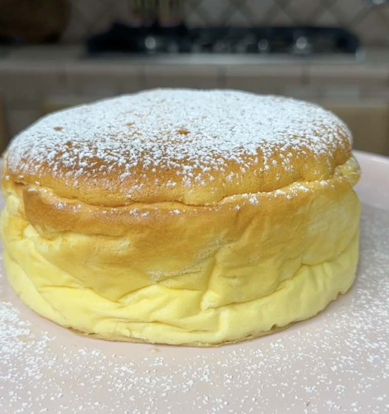 Joghurt-Wolkenkuchen: Der weichste Kuchen aller Zeiten!