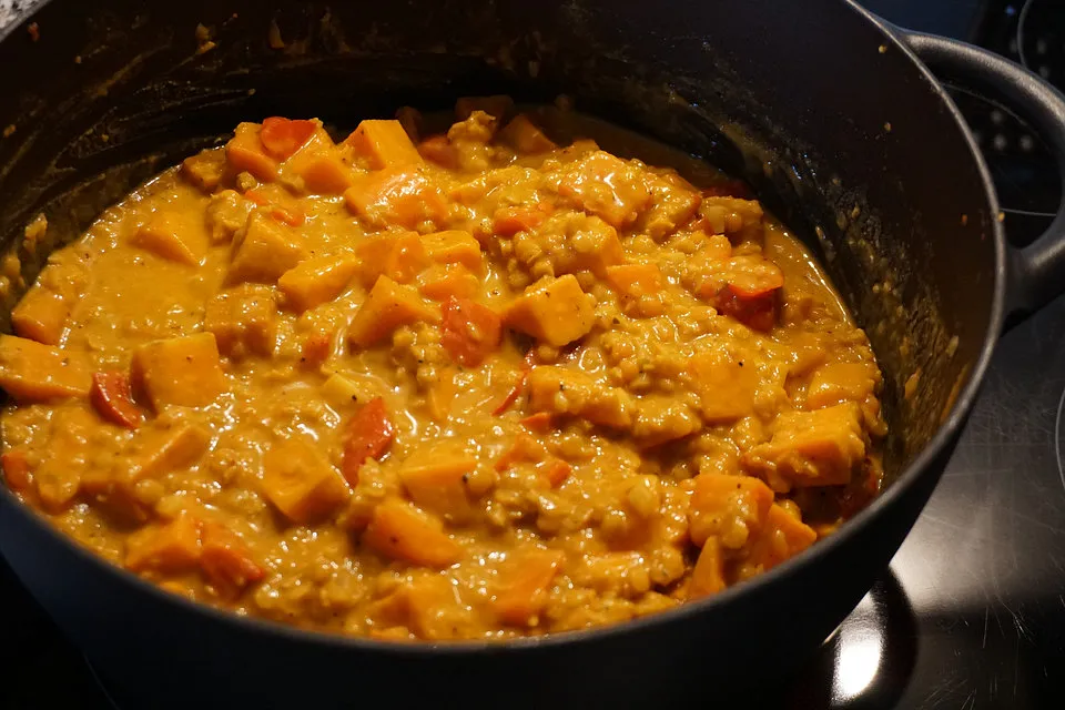 , Rote-Linsen-Curry mit Süßkartoffeln