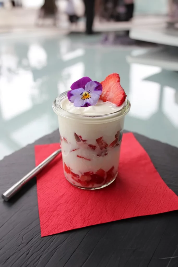 , Erdbeer Dessert mit Joghurt