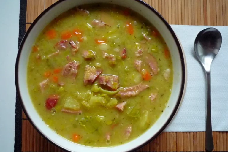 Erbsensuppe mit Kassler