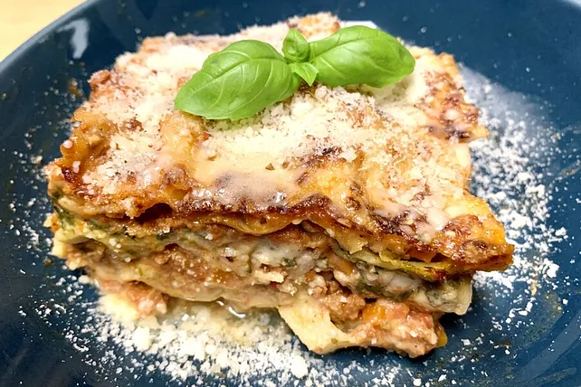 Vegetarische Spinat-Gemüse-Lasagne mit Tomatensoße