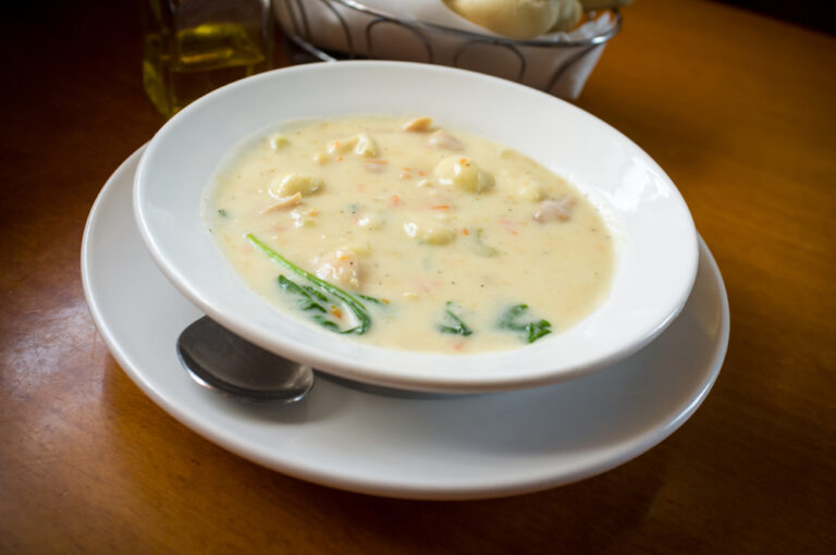 Olive Garden Chicken Gnocchi Soup