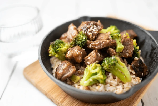 CROCKPOT BEEF AND BROCCOLI recipe