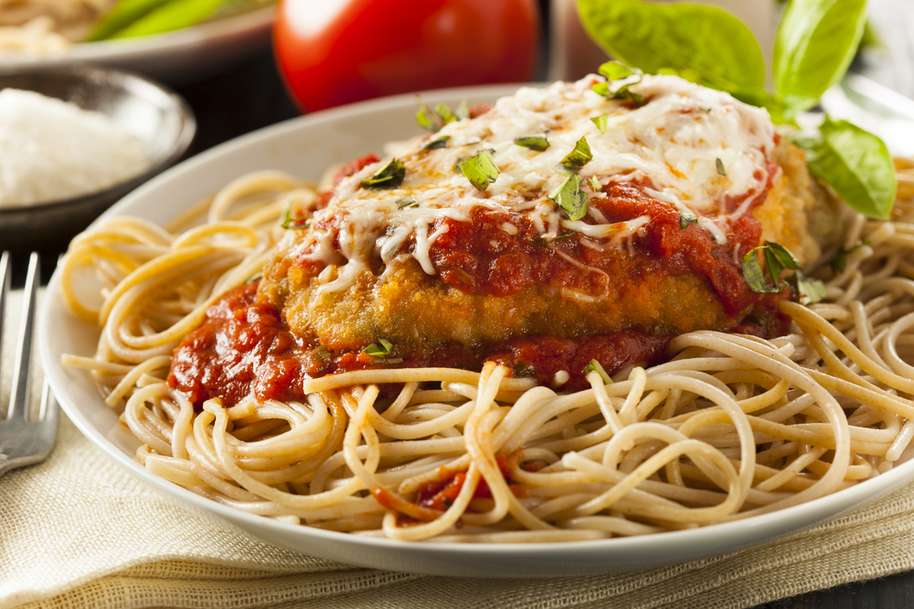 Chicken Parmesan Recipe (Crispy, Saucy, Ready in 30 Minutes)