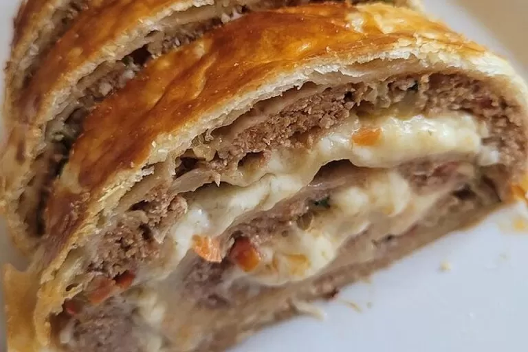 Hackfleisch Paprika Käse Strudel