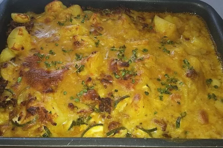 Kartoffel Hack Auflauf in Curry Käsesosse