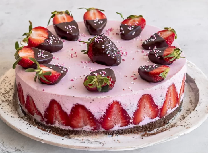 Erdbeermousse Torte: Eine Köstlichkeit für besondere Anlässe